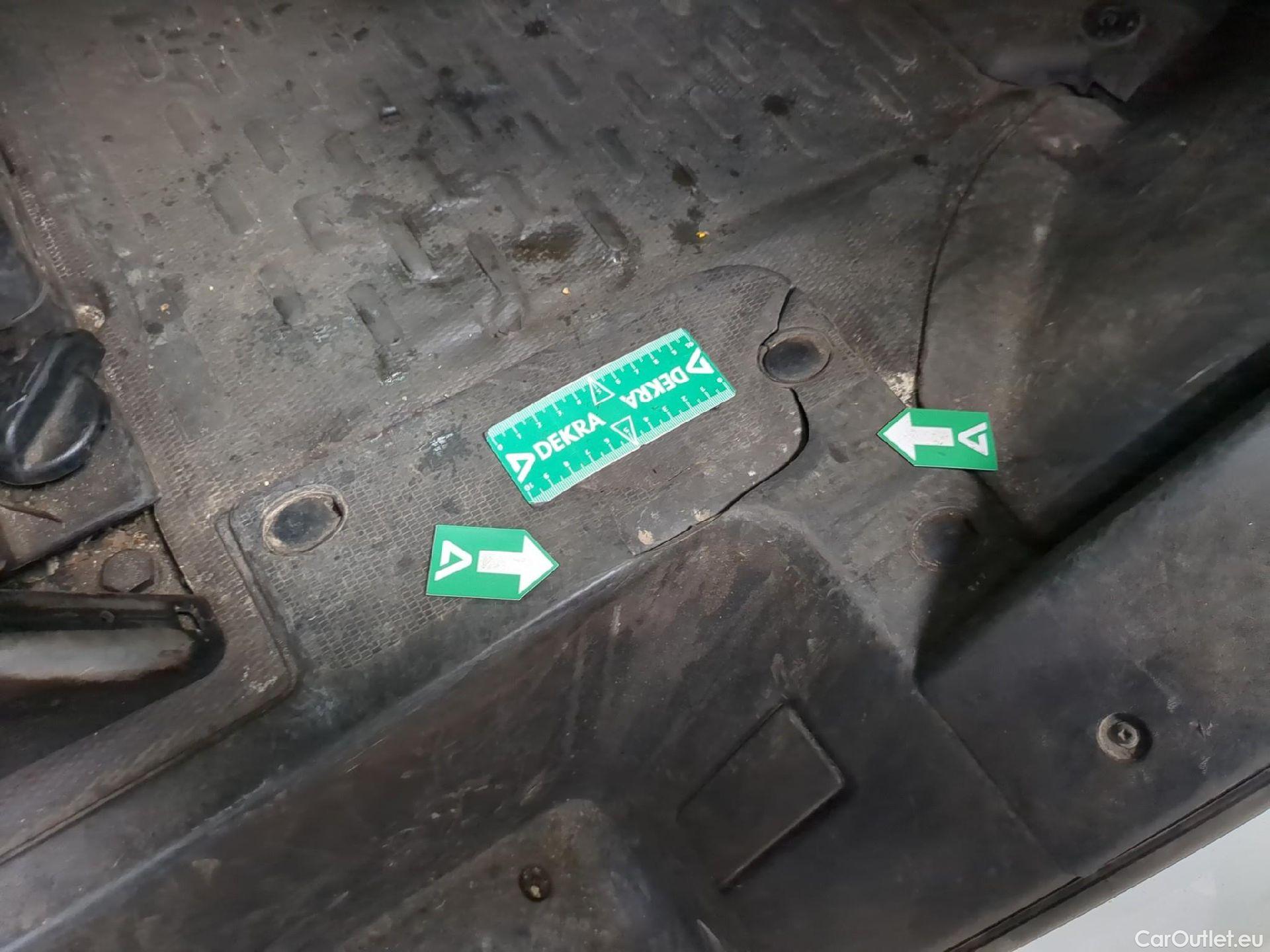  Citroen  Jumper CITROEN  CA VU 4p Fourgon 35 L4H2 HDI 130 Cab. Approfondie Confort #26