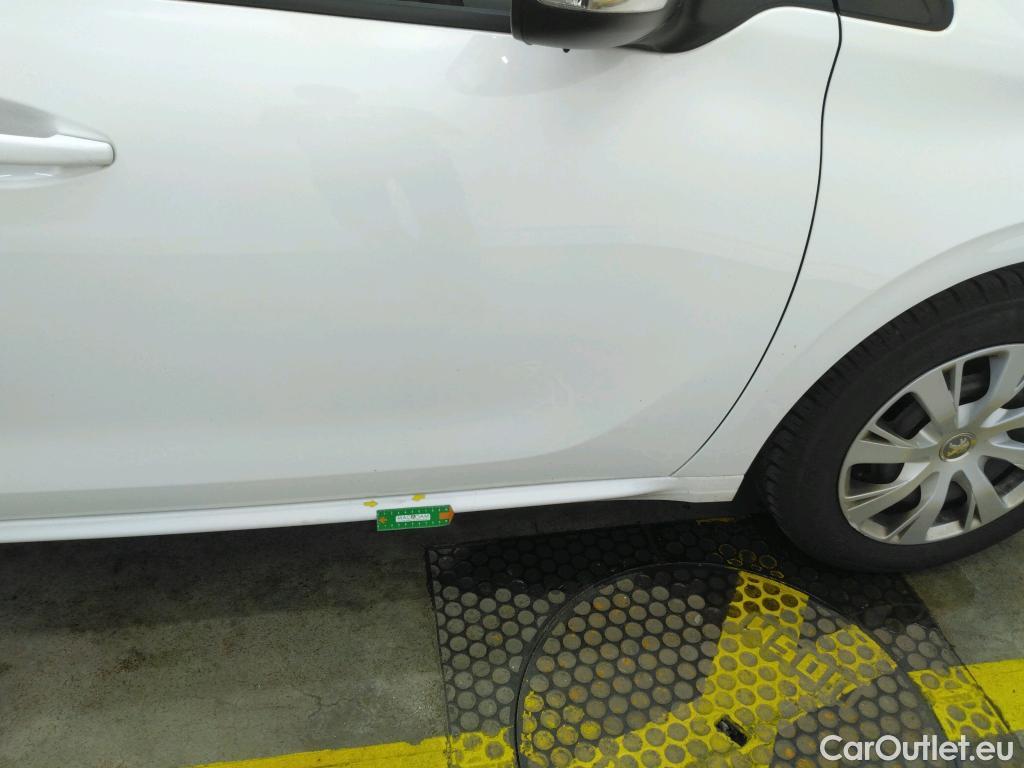  Peugeot  208  Affaire Premium Pack 1.5 HDi 100CV BVM5 E6dT #21