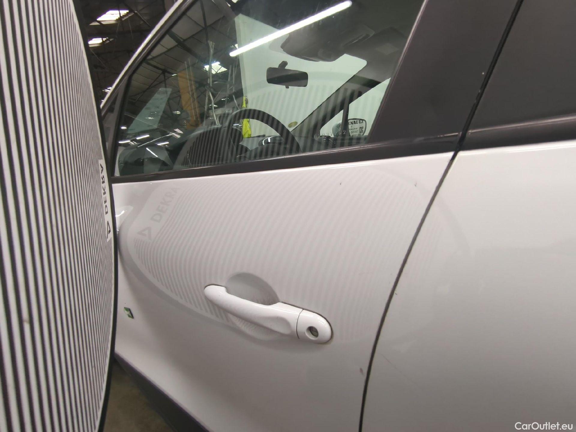  Renault  Clio RENAULT  Société / 2016 / 5P / Berline Air Medianav dCi 75 #46