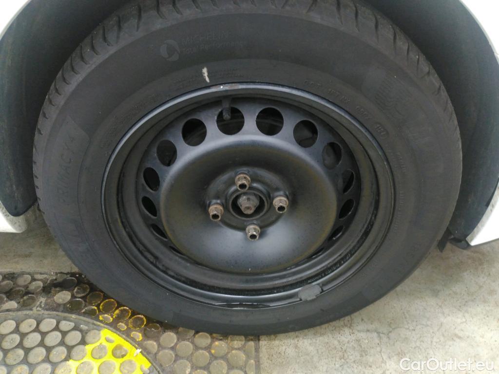  Renault  Clio  IV Air MediaNav 1.5 dCi 75CV BVM5 E6 #10