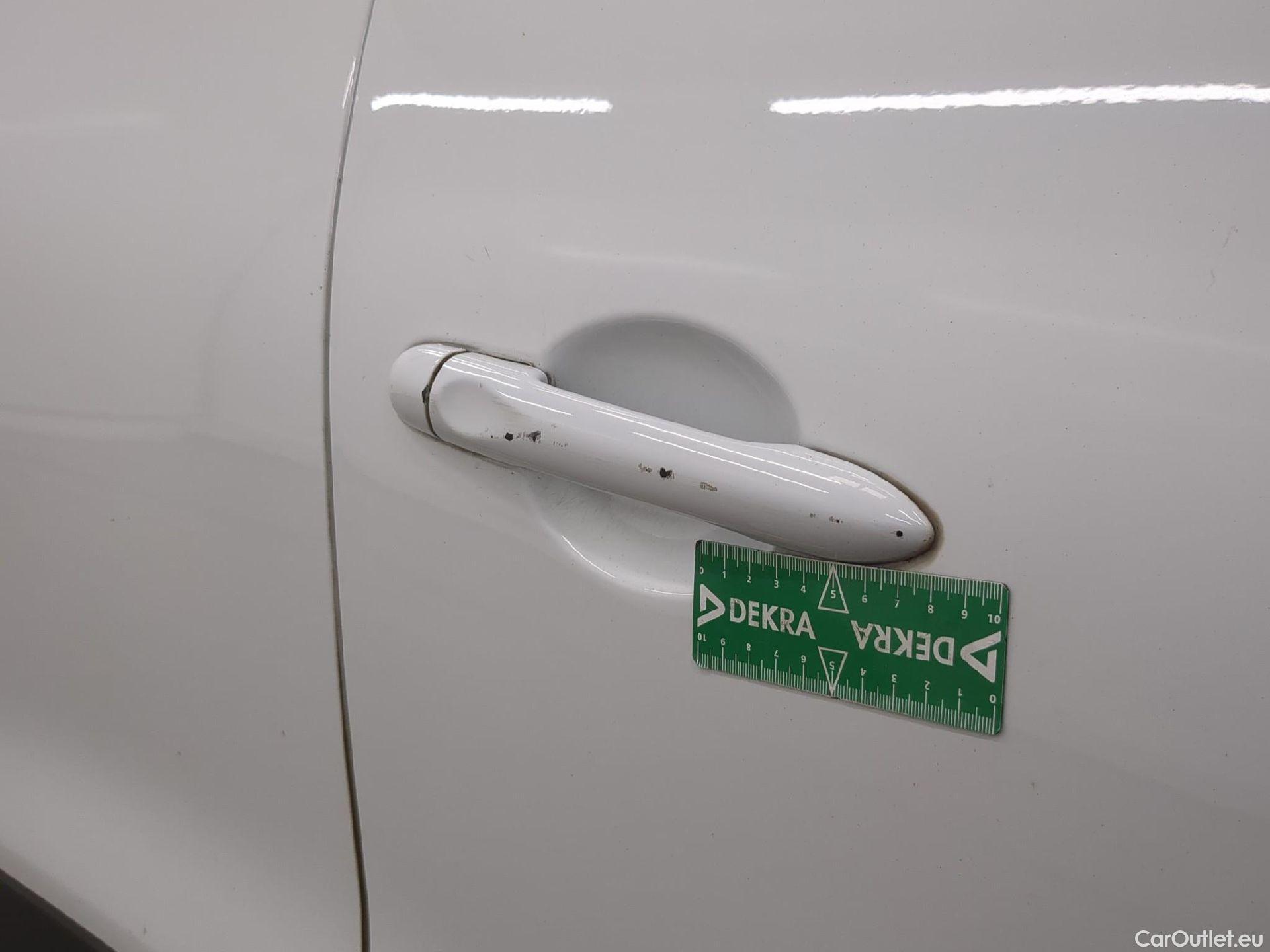  Renault  Clio RENAULT  Société / 2016 / 5P / Berline Air Medianav dCi 75 #26