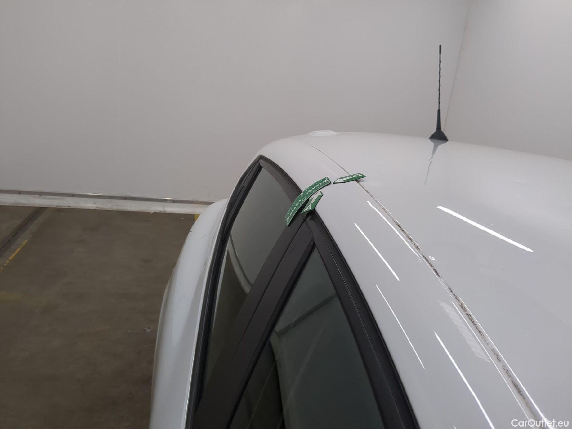 Renault  Clio RENAULT  Société / 2016 / 5P / Berline Air Medianav dCi 75 #10