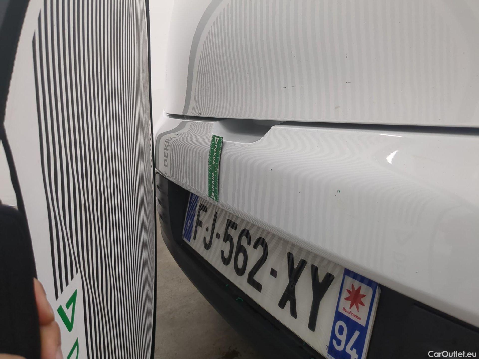  Renault  Clio RENAULT  Société / 2016 / 5P / Berline Air Medianav dCi 75 #68