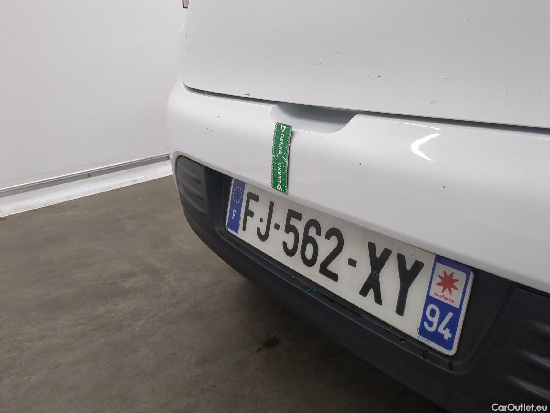  Renault  Clio RENAULT  Société / 2016 / 5P / Berline Air Medianav dCi 75 #67