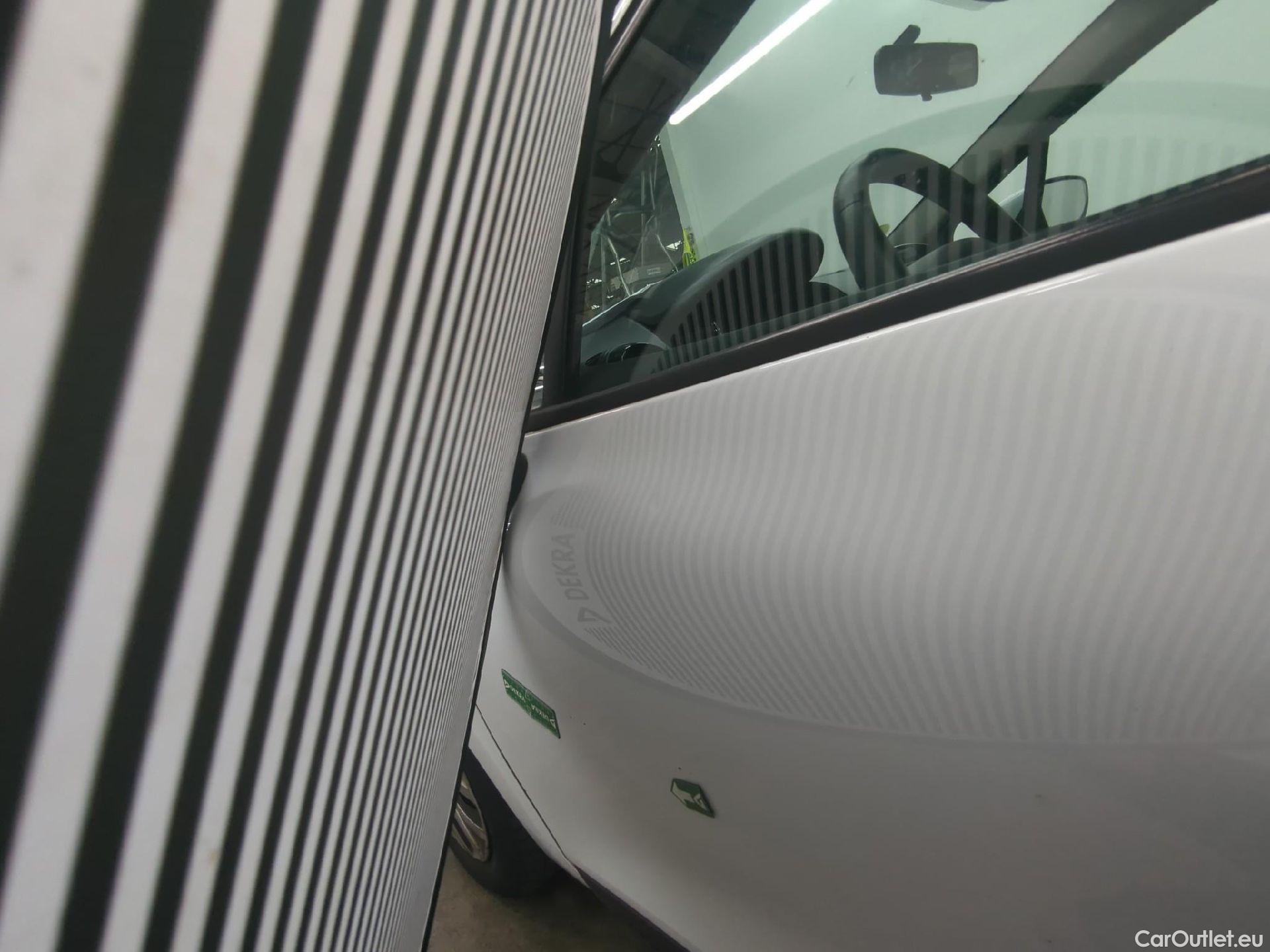  Renault  Clio RENAULT  Société / 2016 / 5P / Berline Air Medianav dCi 75 #43