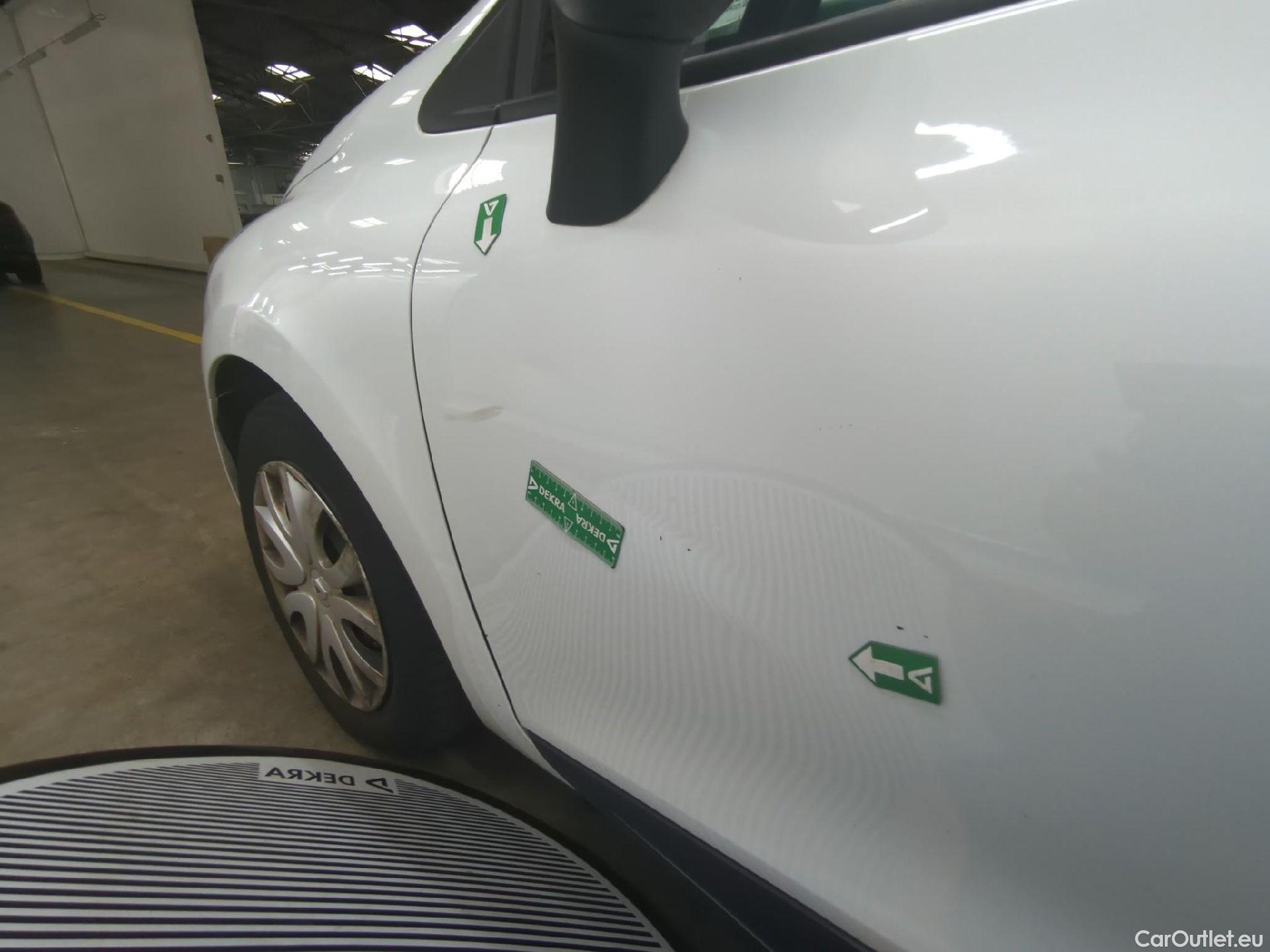  Renault  Clio RENAULT  Société / 2016 / 5P / Berline Air Medianav dCi 75 #45