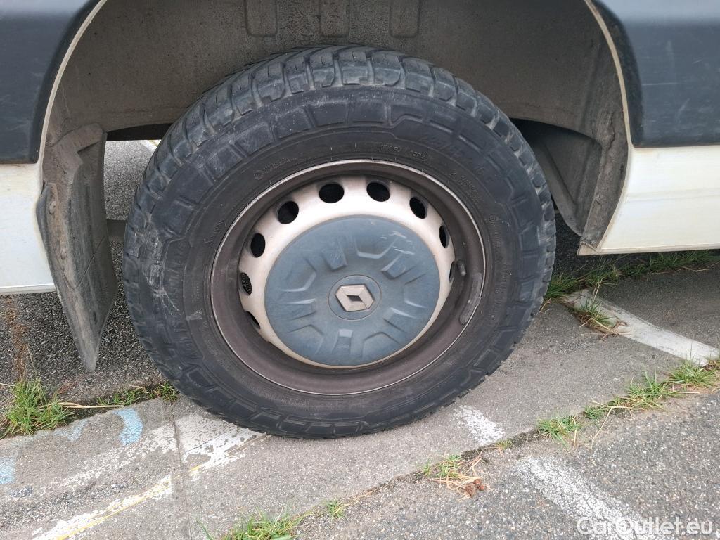  Renault  Master  III Fourgon L2H2 3 5 Grand Confort dCi #14