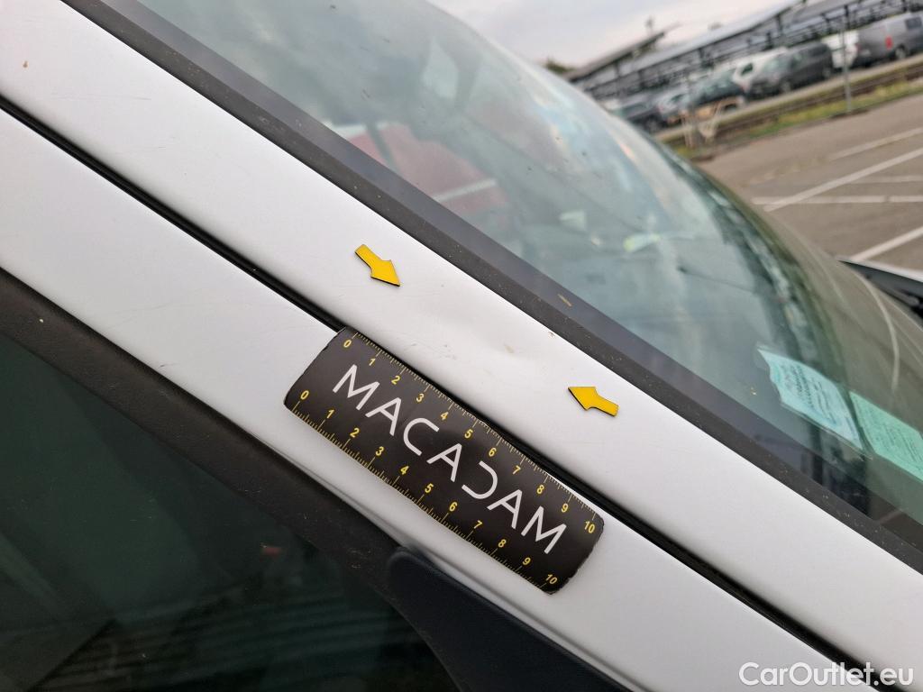  Renault  Master  III Fourgon L2H2 3 5 Grand Confort dCi #18