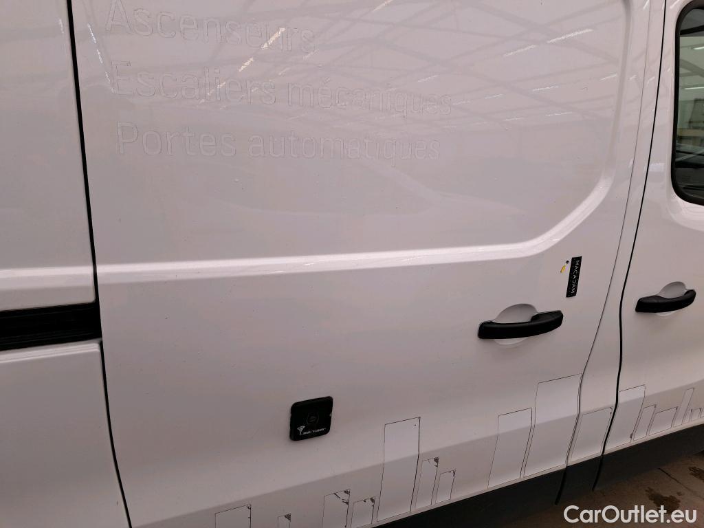 Renault  Trafic RENAULT  VU 4p Fourgon FG GCFL2H1 1200 dCi95 E6 #38
