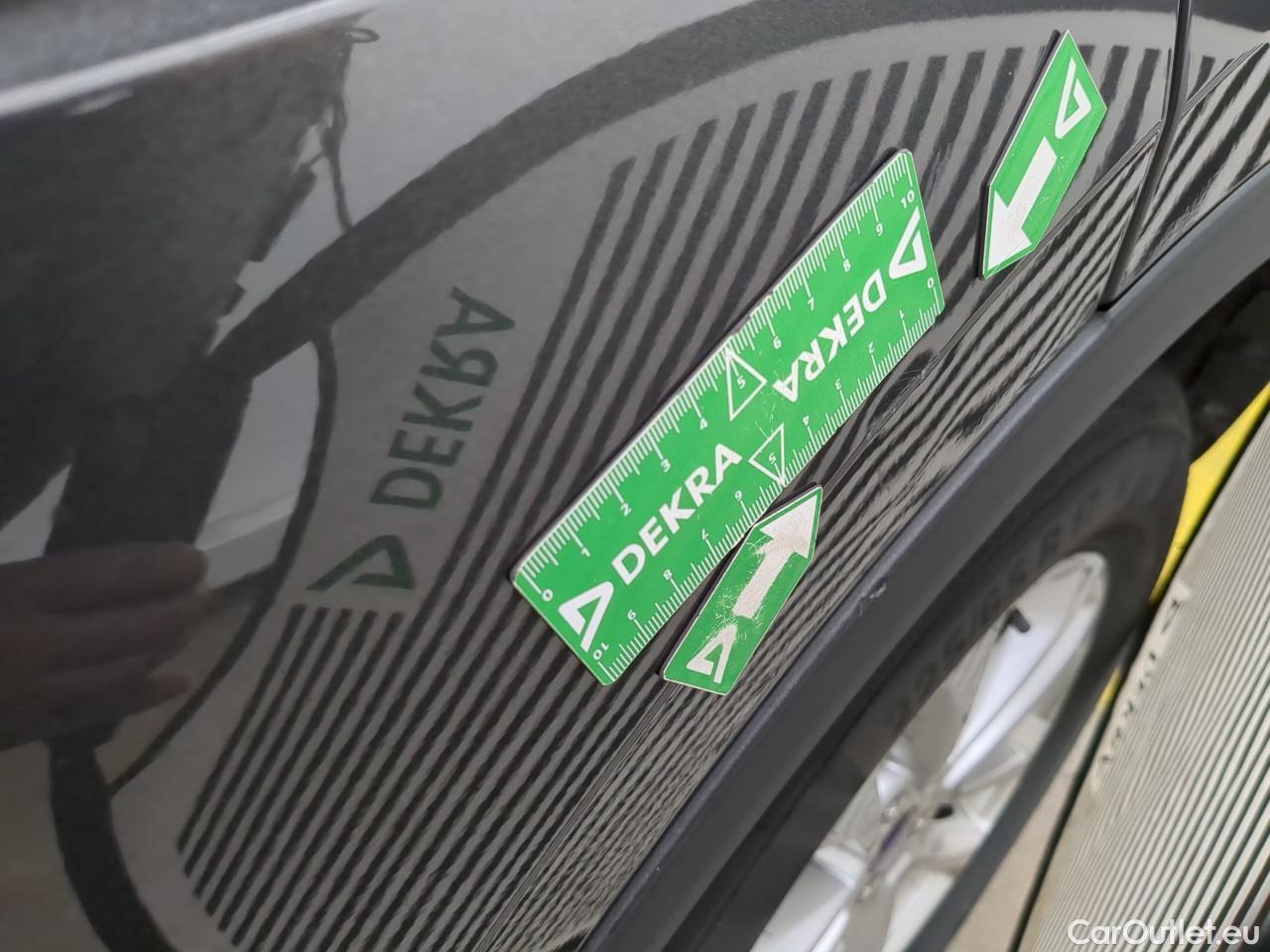  Ford  Kuga FORD  / 2019 / 5P / SUV 2.5 Dur 225 hybrid PHEV Pshift Titanium #8