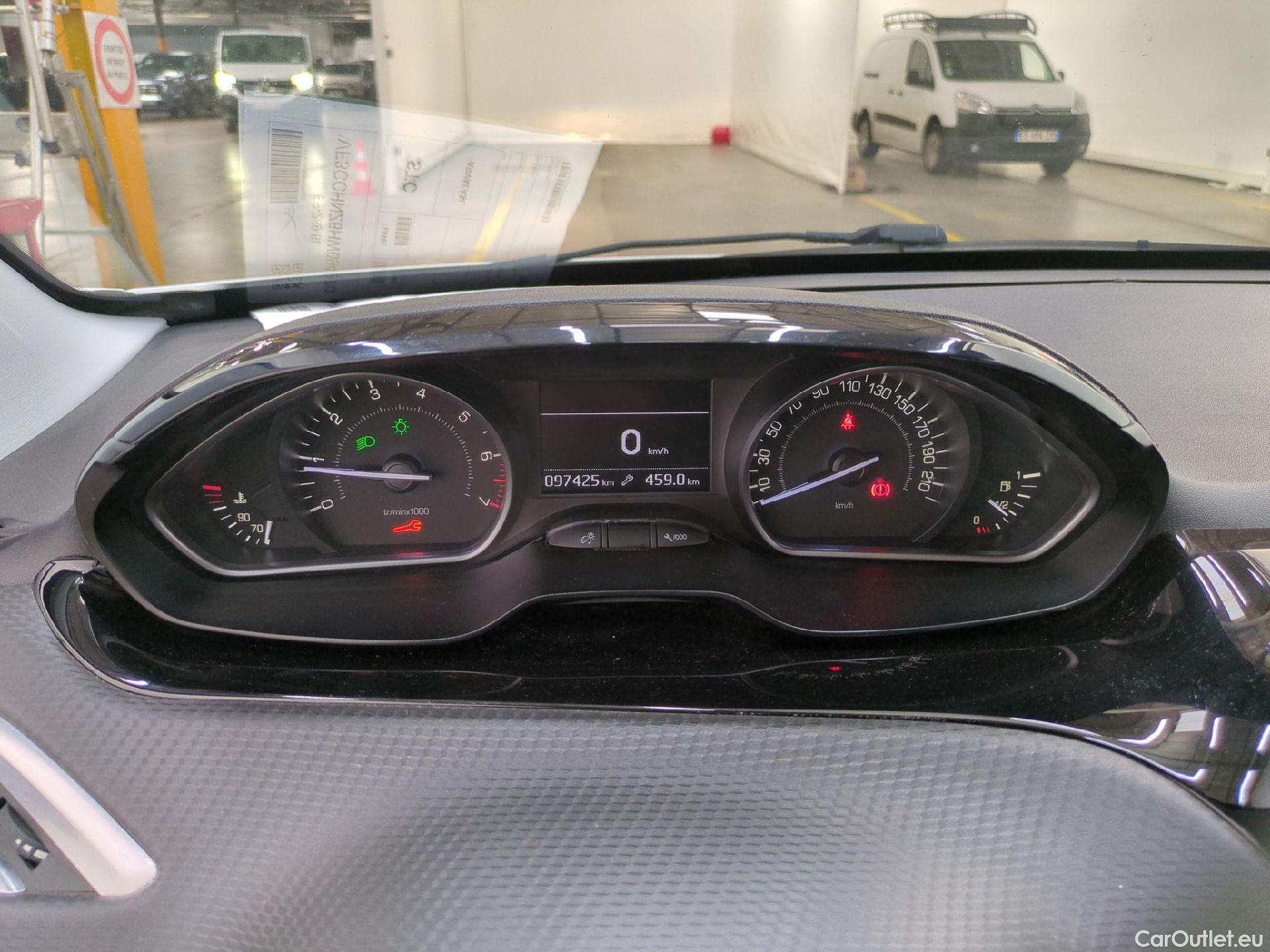  Peugeot  208  Allure Business 1.2 PureTech 110CV BVM5 E6 #2