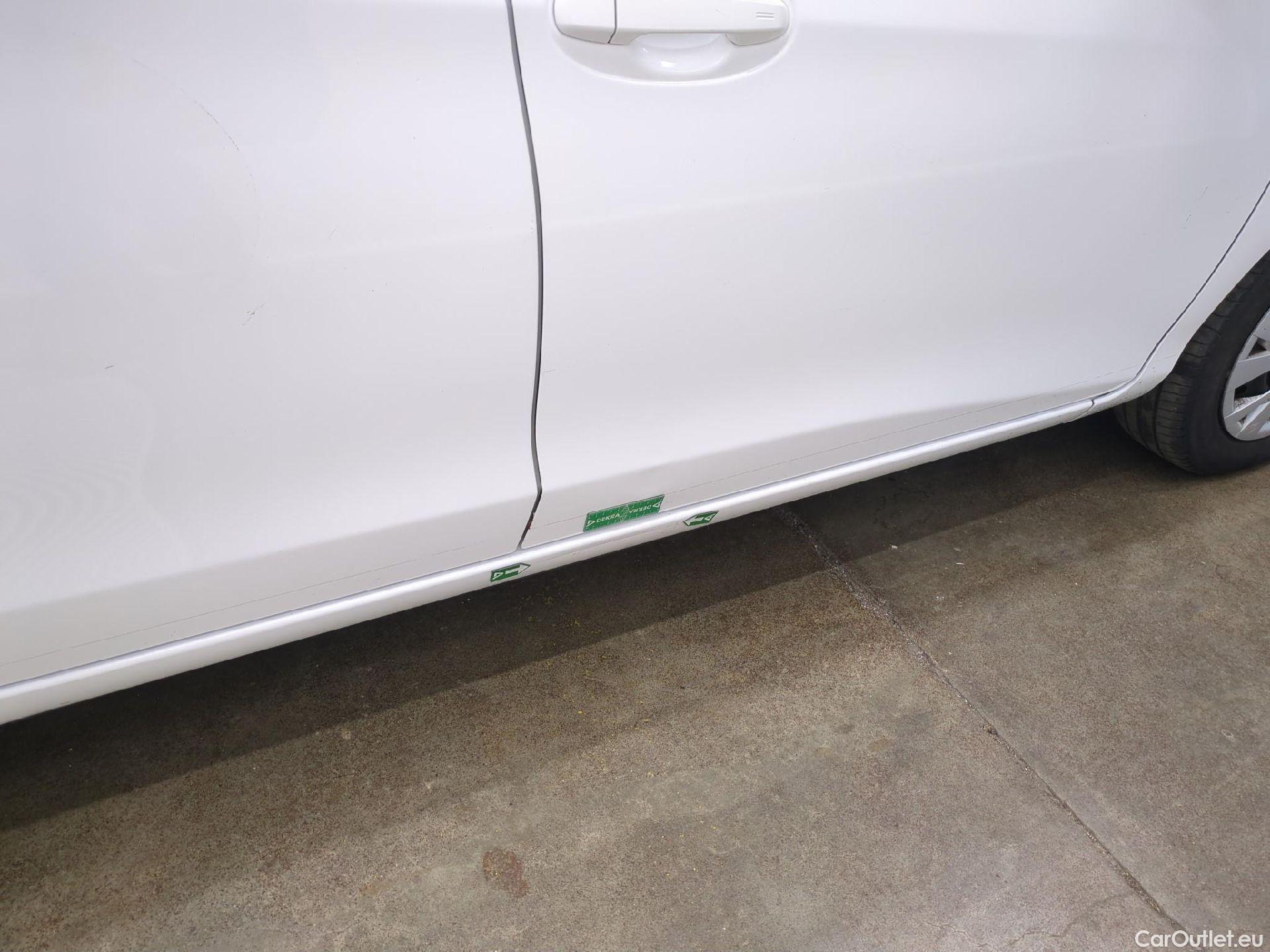  Toyota  Yaris TOYOTA  Hybride / 2017 / 5P / Berline 1.5 VVT-I HYBRID France Business #33