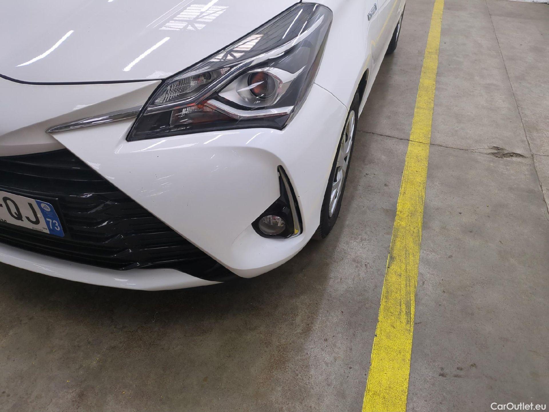  Toyota  Yaris TOYOTA  Hybride / 2017 / 5P / Berline 1.5 VVT-I HYBRID France Business #8