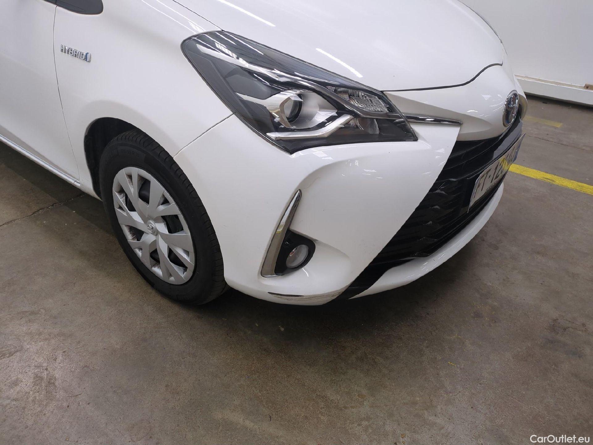  Toyota  Yaris TOYOTA  Hybride / 2017 / 5P / Berline 1.5 VVT-I HYBRID France Business #3