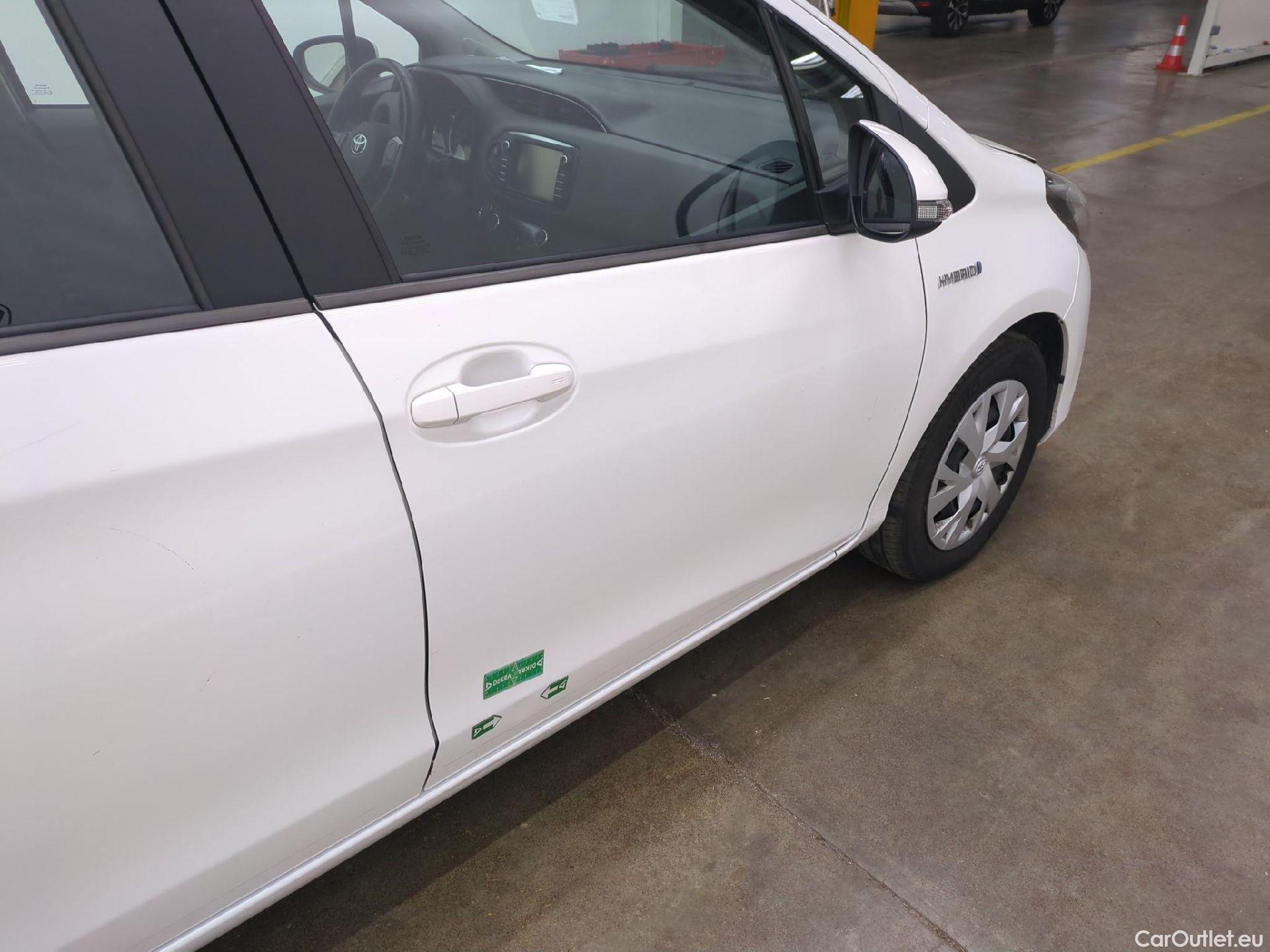  Toyota  Yaris TOYOTA  Hybride / 2017 / 5P / Berline 1.5 VVT-I HYBRID France Business #31