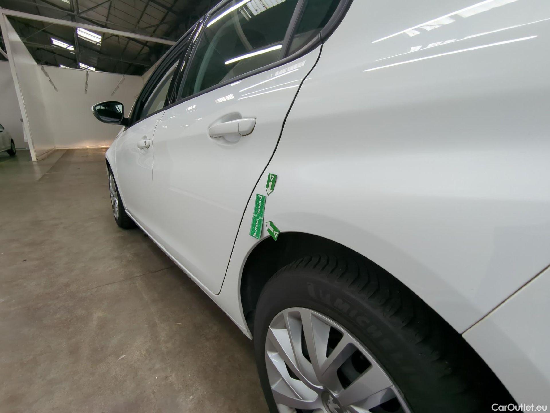  Peugeot  308  Premium Pack 1.5 HDi 130CV BVM6 E6dT #32