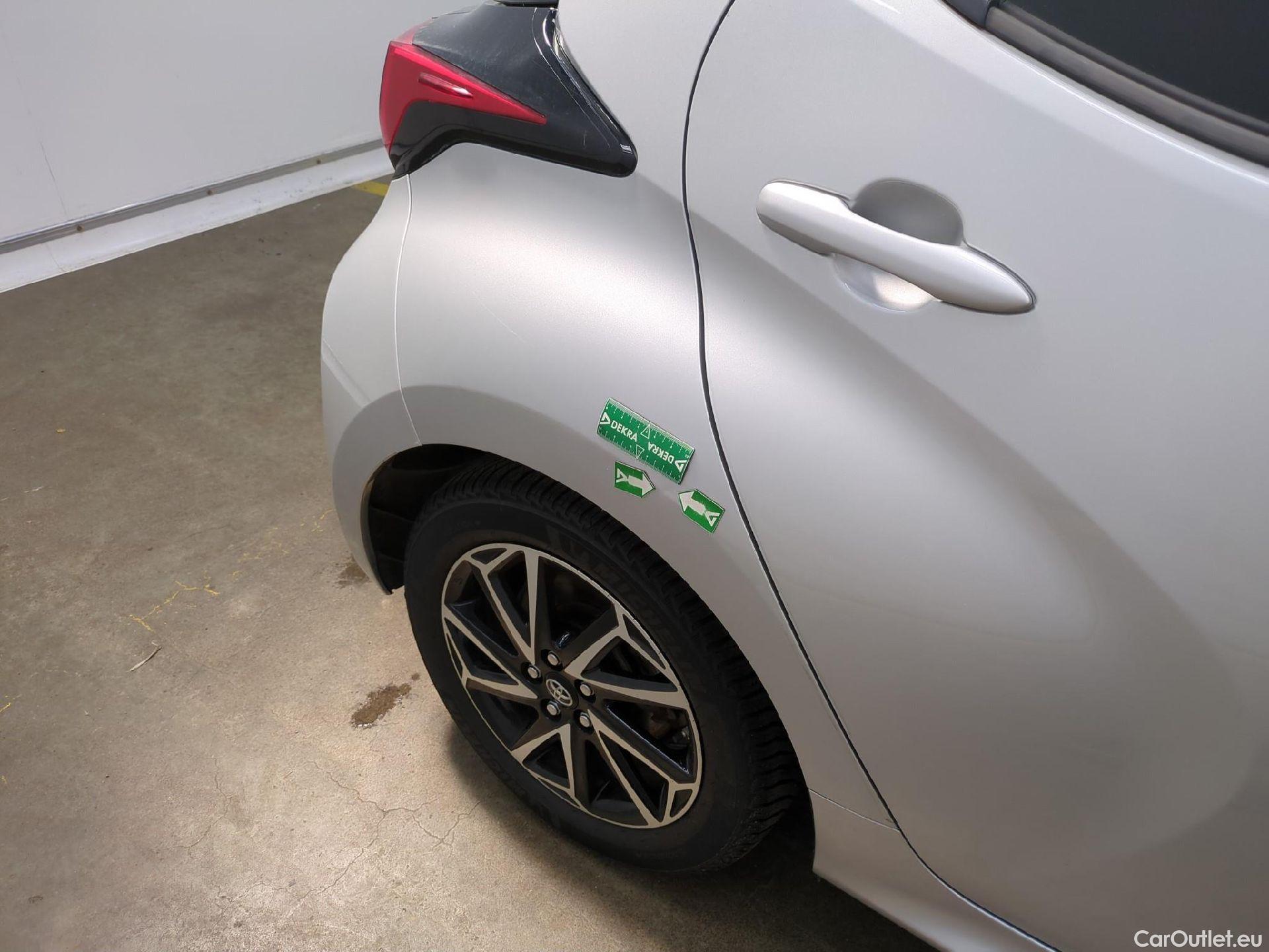  Toyota  Yaris TOYOTA  Hybride / 2019 / 5P / Berline Hybride 116h Design #7