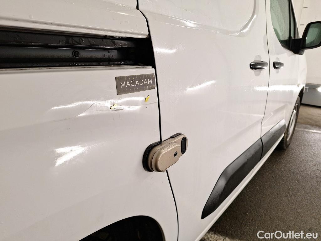  Peugeot  Partner PEUGEOT  / 2018 / 4P / Fourgonnette BHDI 100 S&S 100 S&S 1000KG STD ASPHALT #10