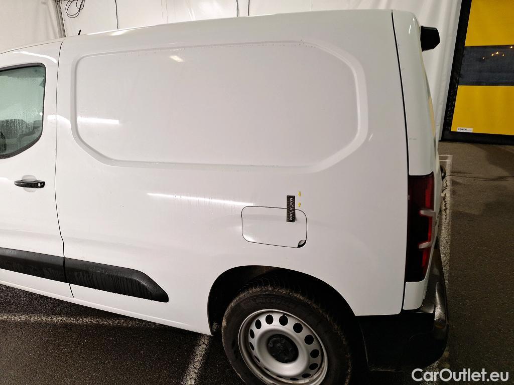  Peugeot  Partner PEUGEOT  / 2018 / 4P / Fourgonnette BHDI 100 S&S 100 S&S 1000KG STD ASPHALT #48
