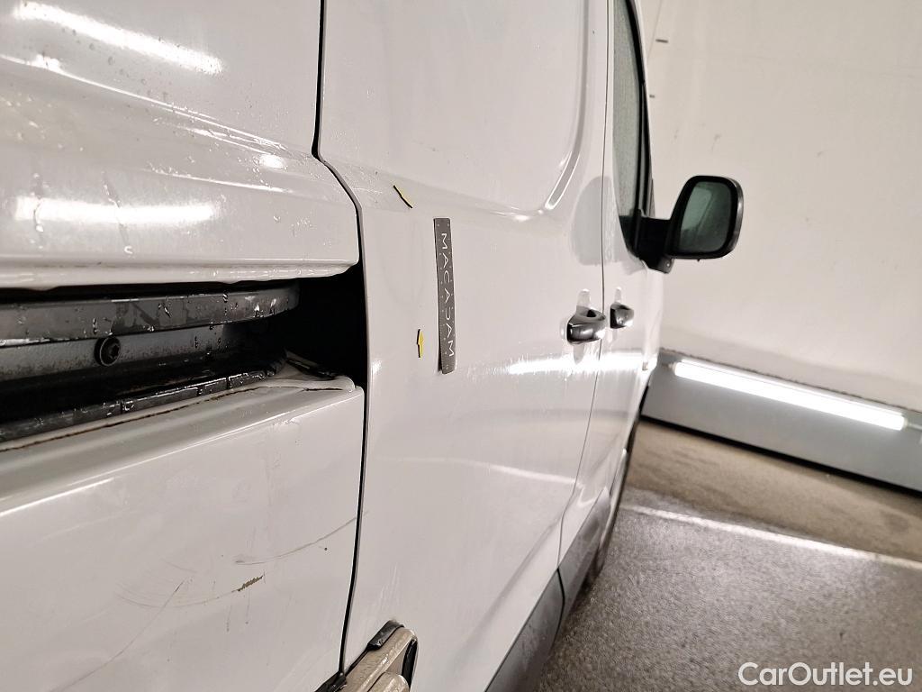  Peugeot  Partner PEUGEOT  / 2018 / 4P / Fourgonnette BHDI 100 S&S 100 S&S 1000KG STD ASPHALT #41