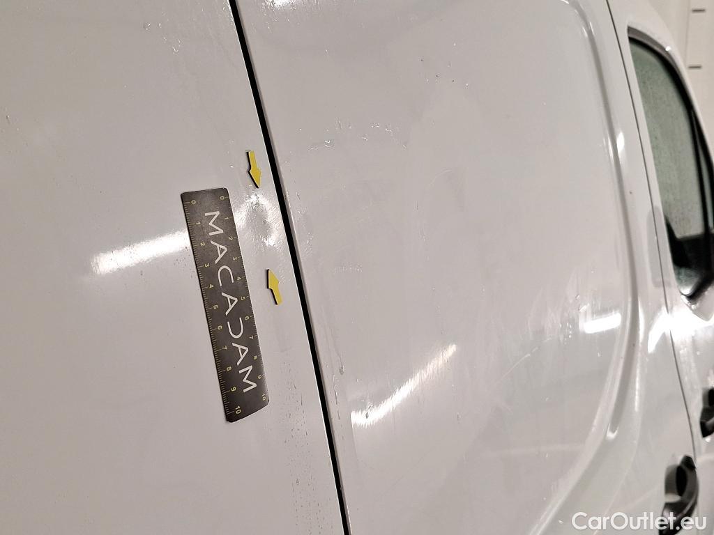  Peugeot  Partner PEUGEOT  / 2018 / 4P / Fourgonnette BHDI 100 S&S 100 S&S 1000KG STD ASPHALT #43