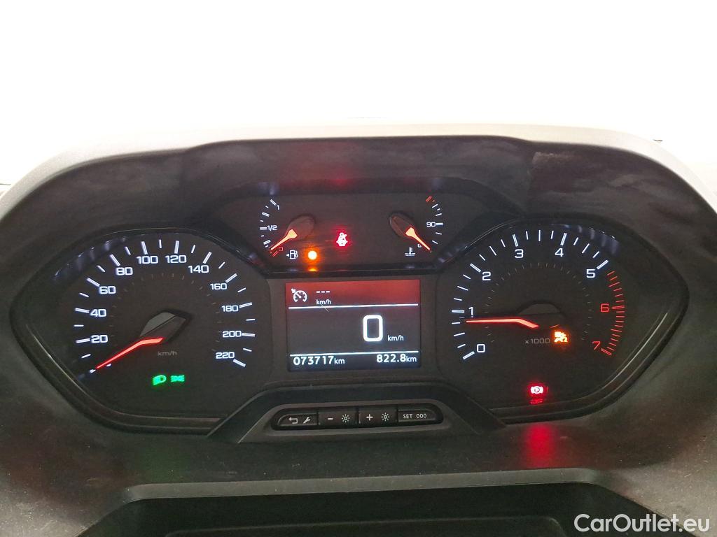  Peugeot  Partner PEUGEOT  / 2018 / 4P / Fourgonnette BHDI 100 S&S 100 S&S 1000KG STD ASPHALT #47