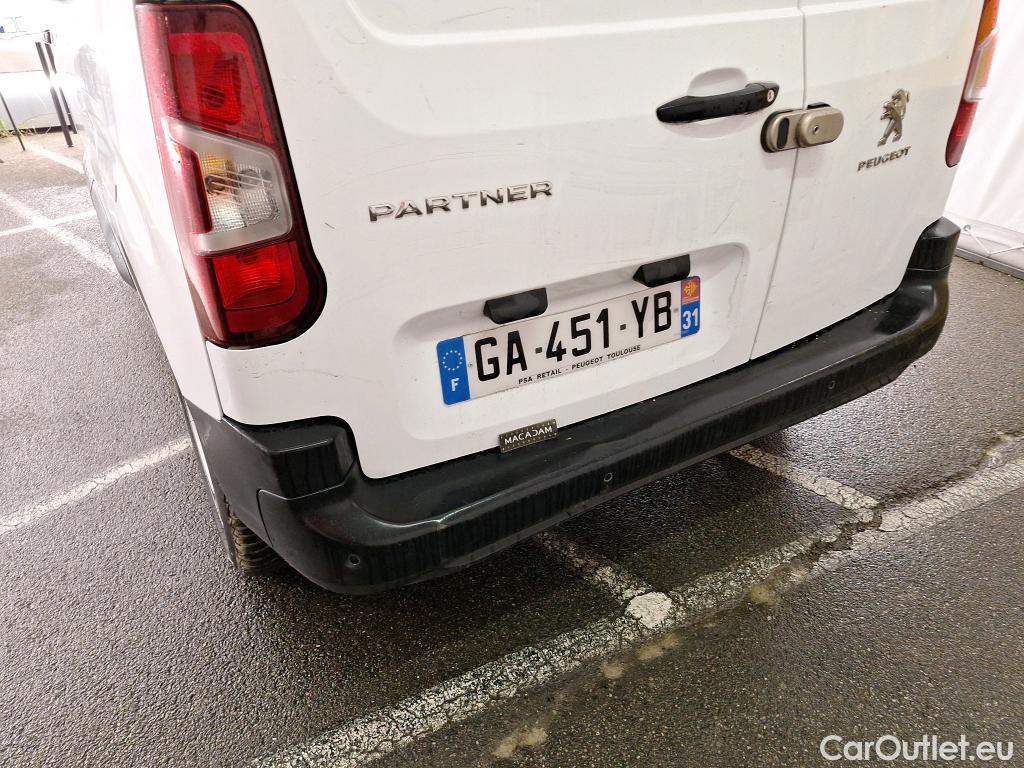  Peugeot  Partner PEUGEOT  / 2018 / 4P / Fourgonnette BHDI 100 S&S 100 S&S 1000KG STD ASPHALT #14