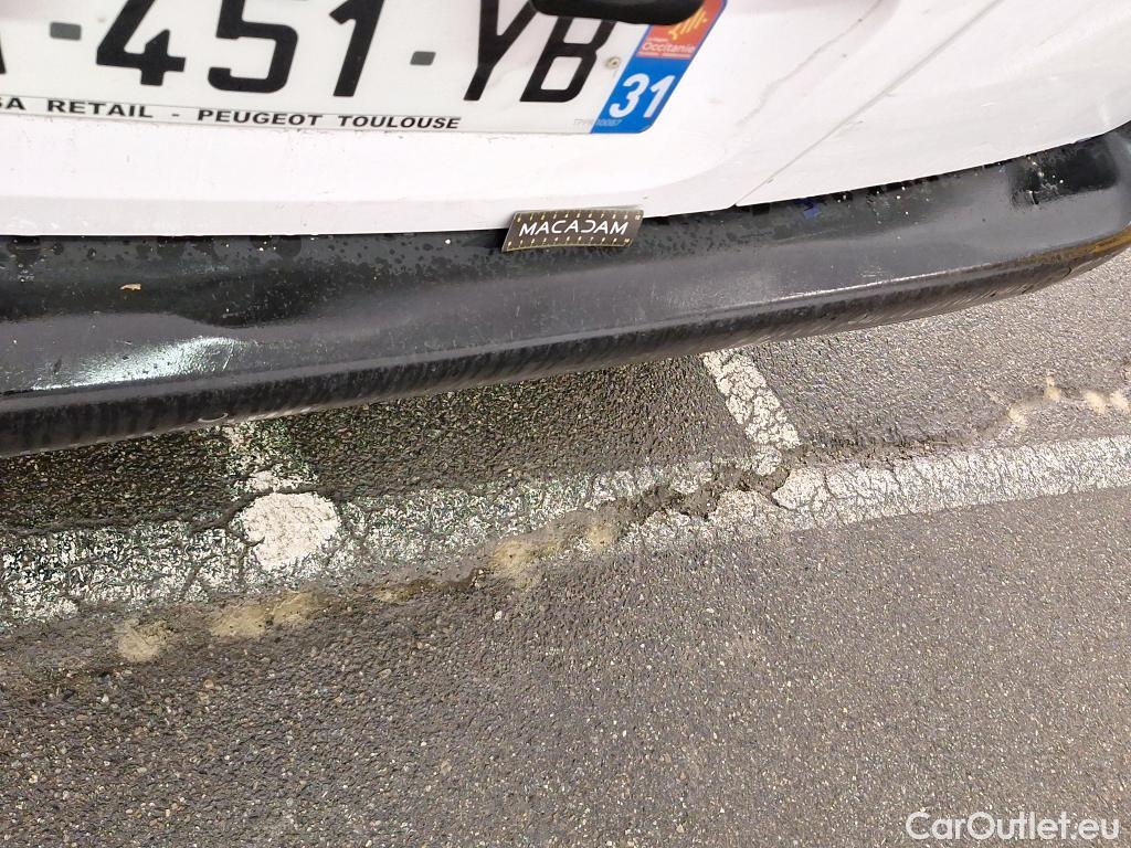  Peugeot  Partner PEUGEOT  / 2018 / 4P / Fourgonnette BHDI 100 S&S 100 S&S 1000KG STD ASPHALT #19