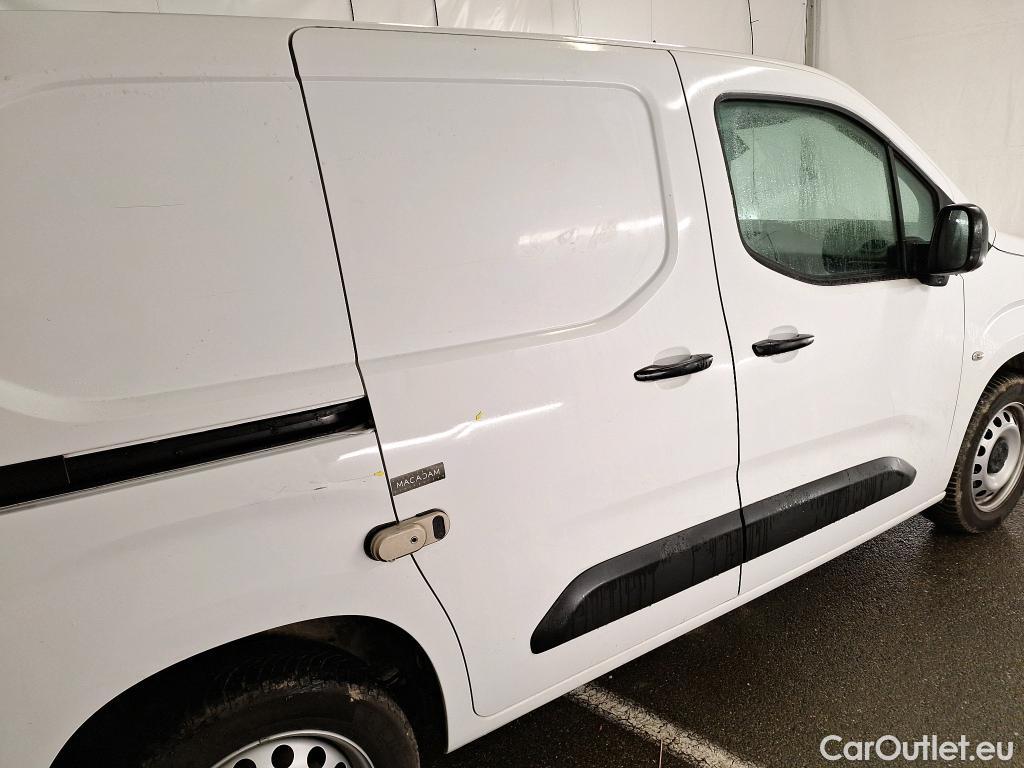  Peugeot  Partner PEUGEOT  / 2018 / 4P / Fourgonnette BHDI 100 S&S 100 S&S 1000KG STD ASPHALT #39