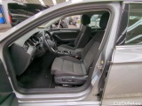  Volkswagen  Passat VARIANT 2.0 TDI SCR DSG  6 #9