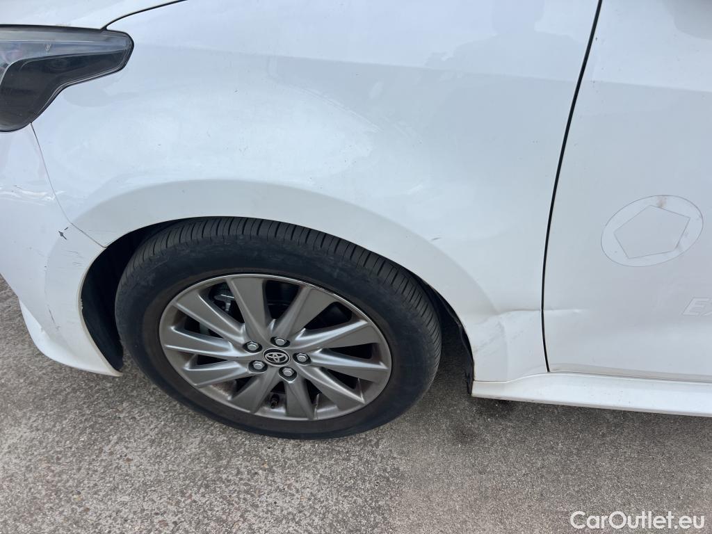  Toyota  Yaris TOYOTA  / 2020 / 5P / berlina con portón 1.5 120H Active Tech #3