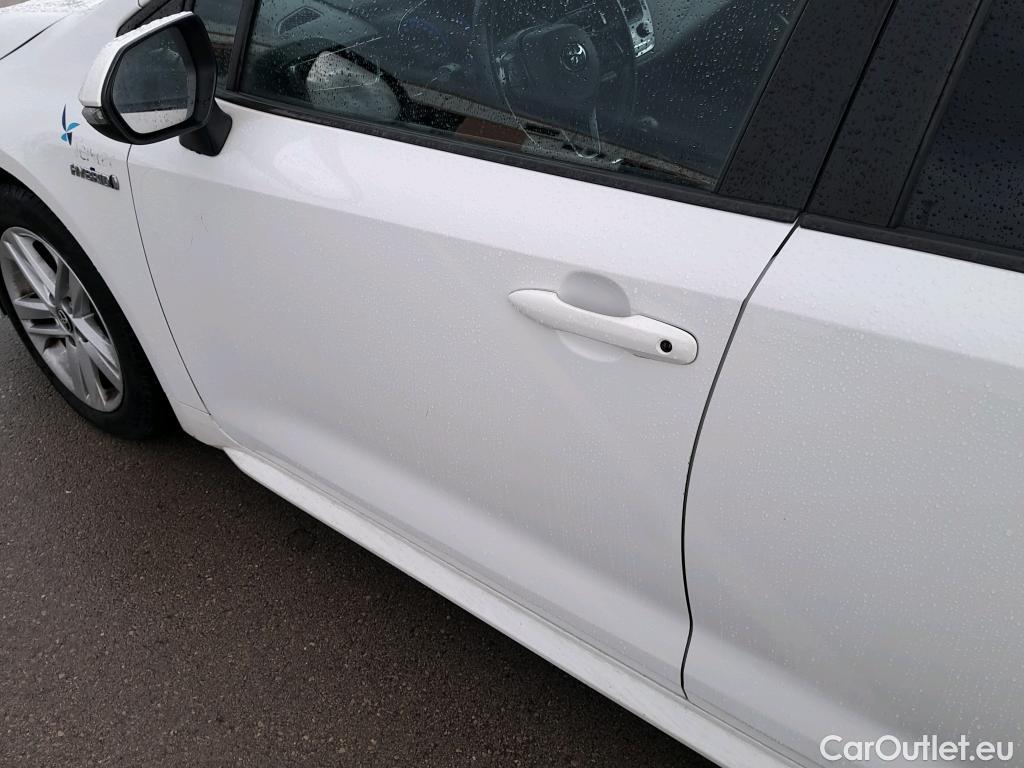  Toyota  Corolla TOYOTA  / 2019 / 5P / familiar 1.8 125H ACTIVE TECH E-CVT TOU SPORT #1