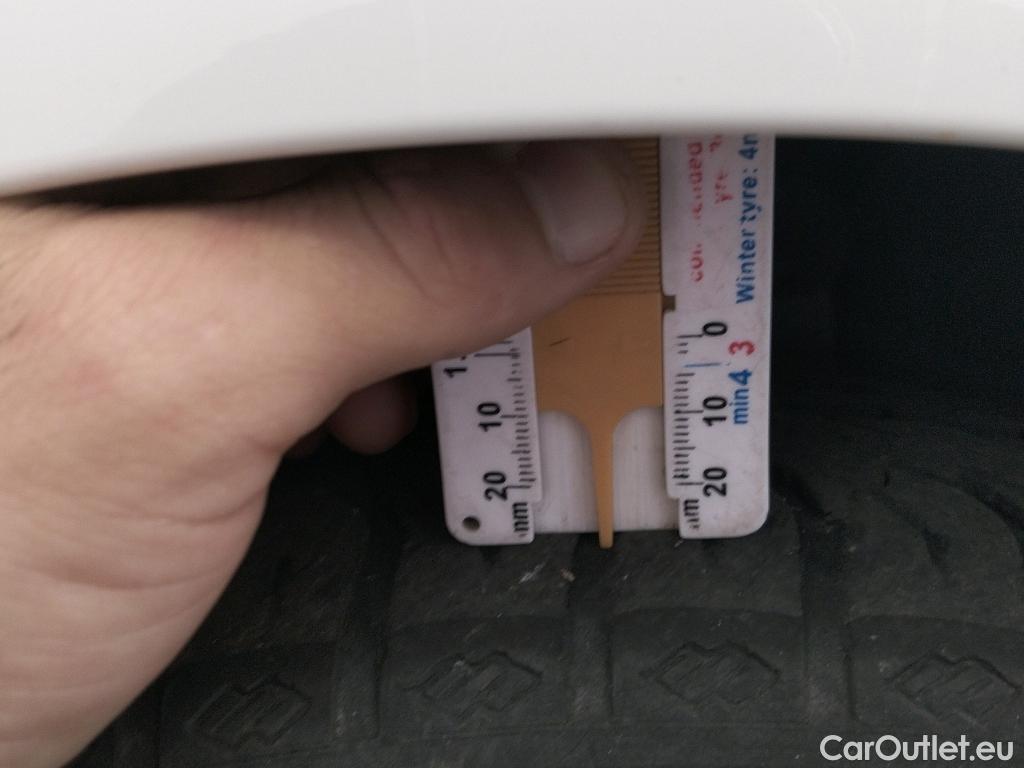  Peugeot  208  Active 1.5 HDi #12