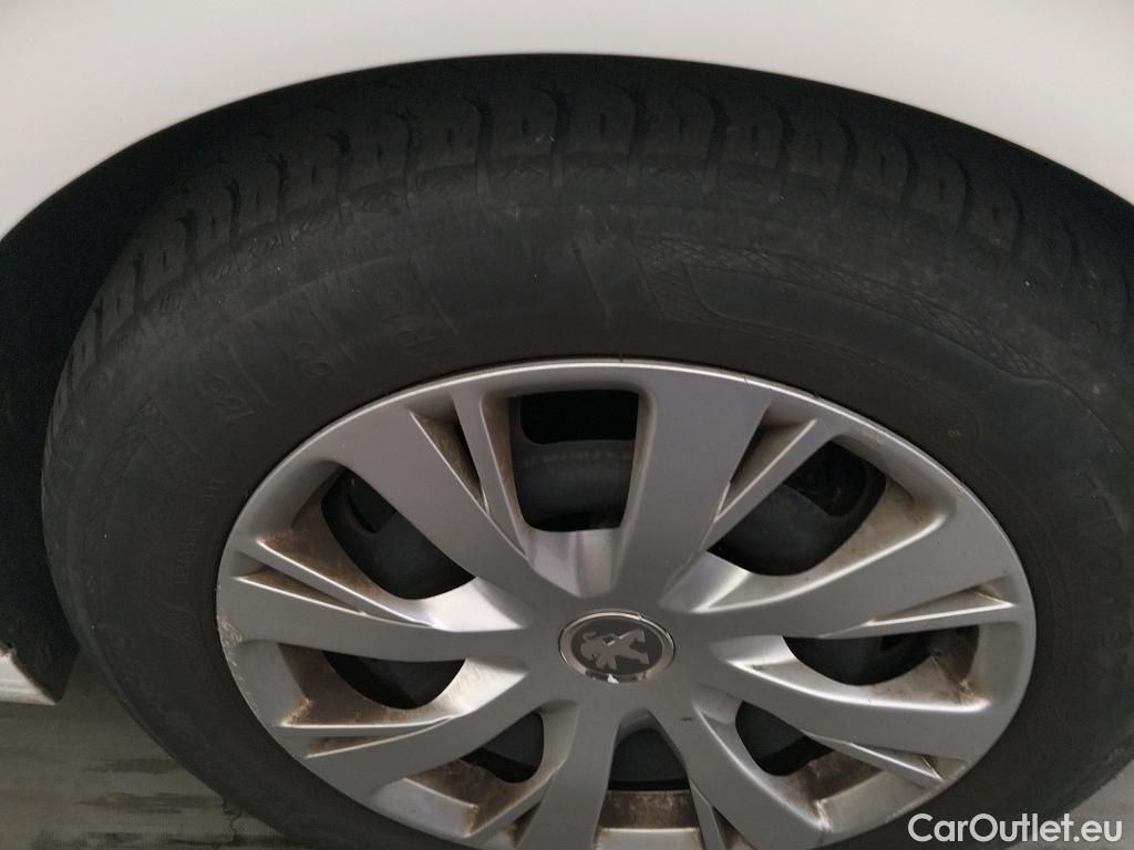  Peugeot  208  Active 1.5 HDi #11