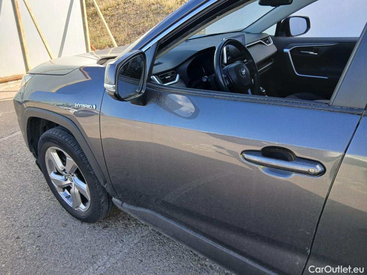  Toyota  RAV4 TOYOTA  / 2018 / 5P / todoterreno 2.5l 220H Advance #5