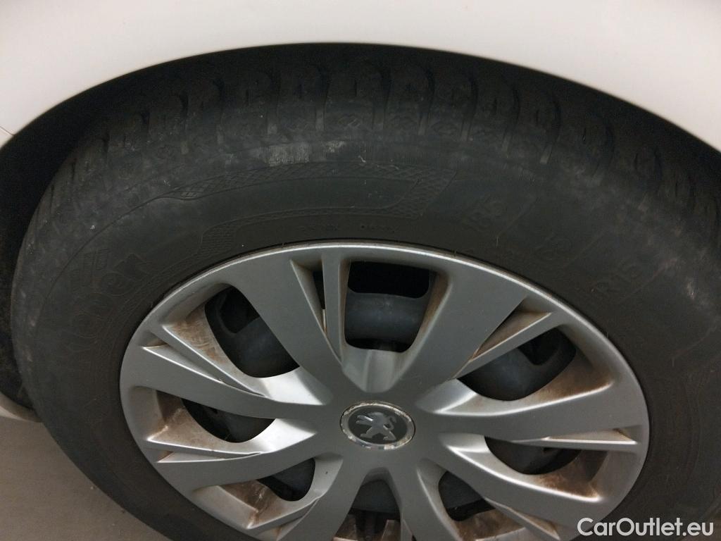  Peugeot  208  Active 1.5 HDi #9