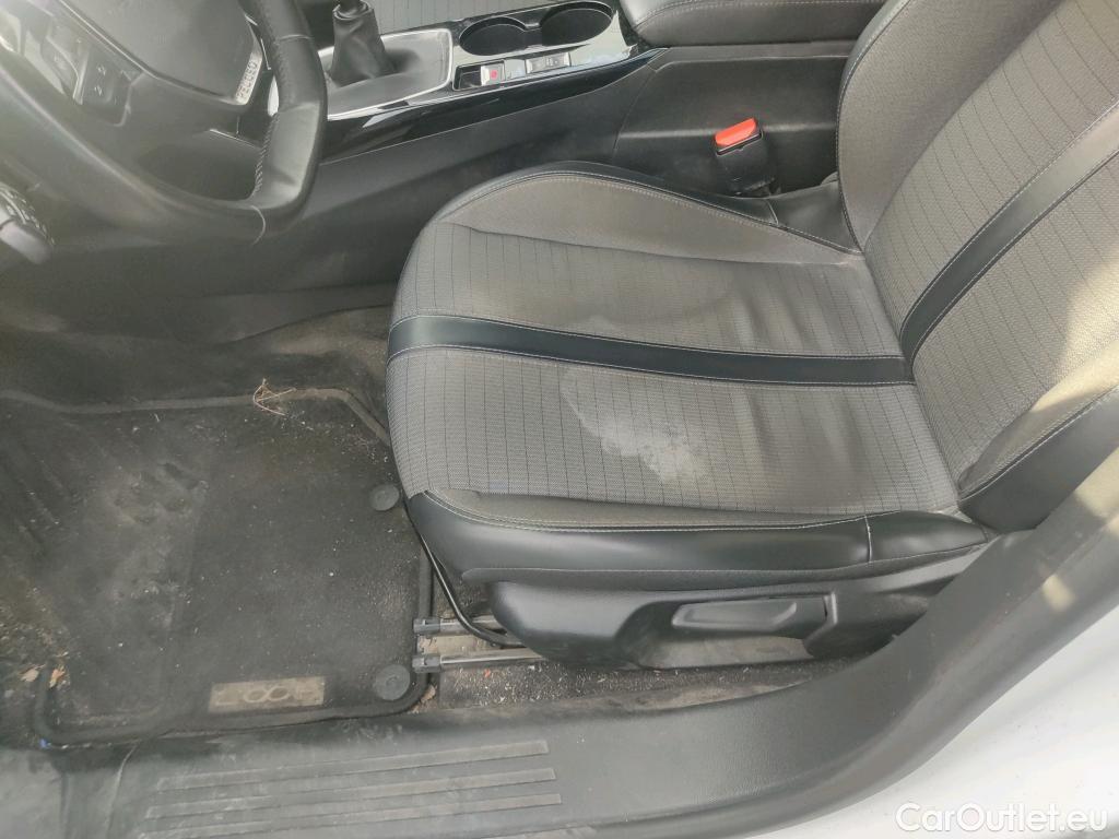 Peugeot  2008  Allure Pack 1.2 PureTech 100CV MT6 E6d #25
