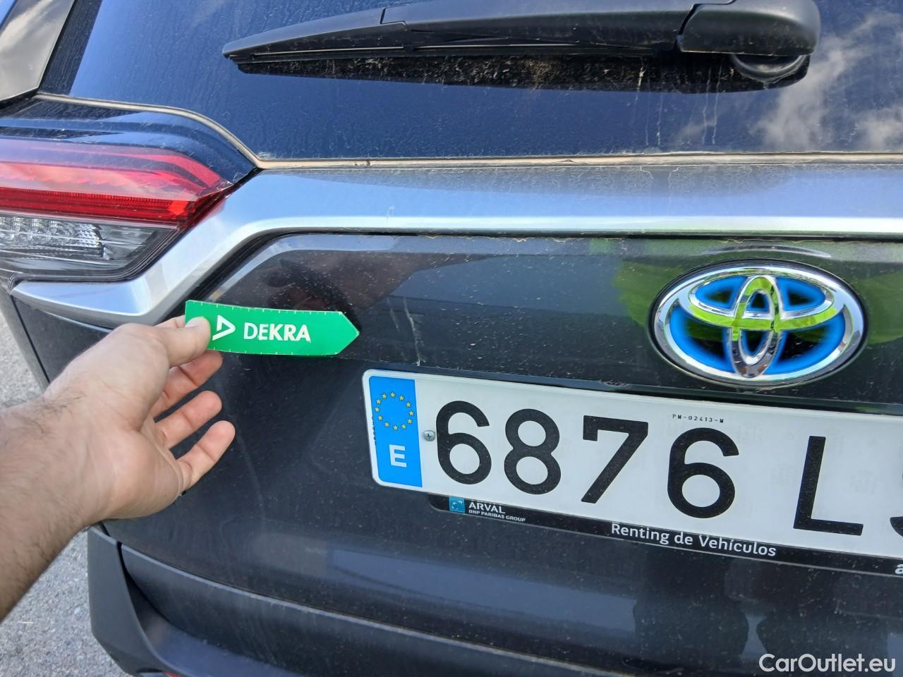  Toyota  RAV4 TOYOTA  / 2018 / 5P / todoterreno 2.5l 220H Advance #16