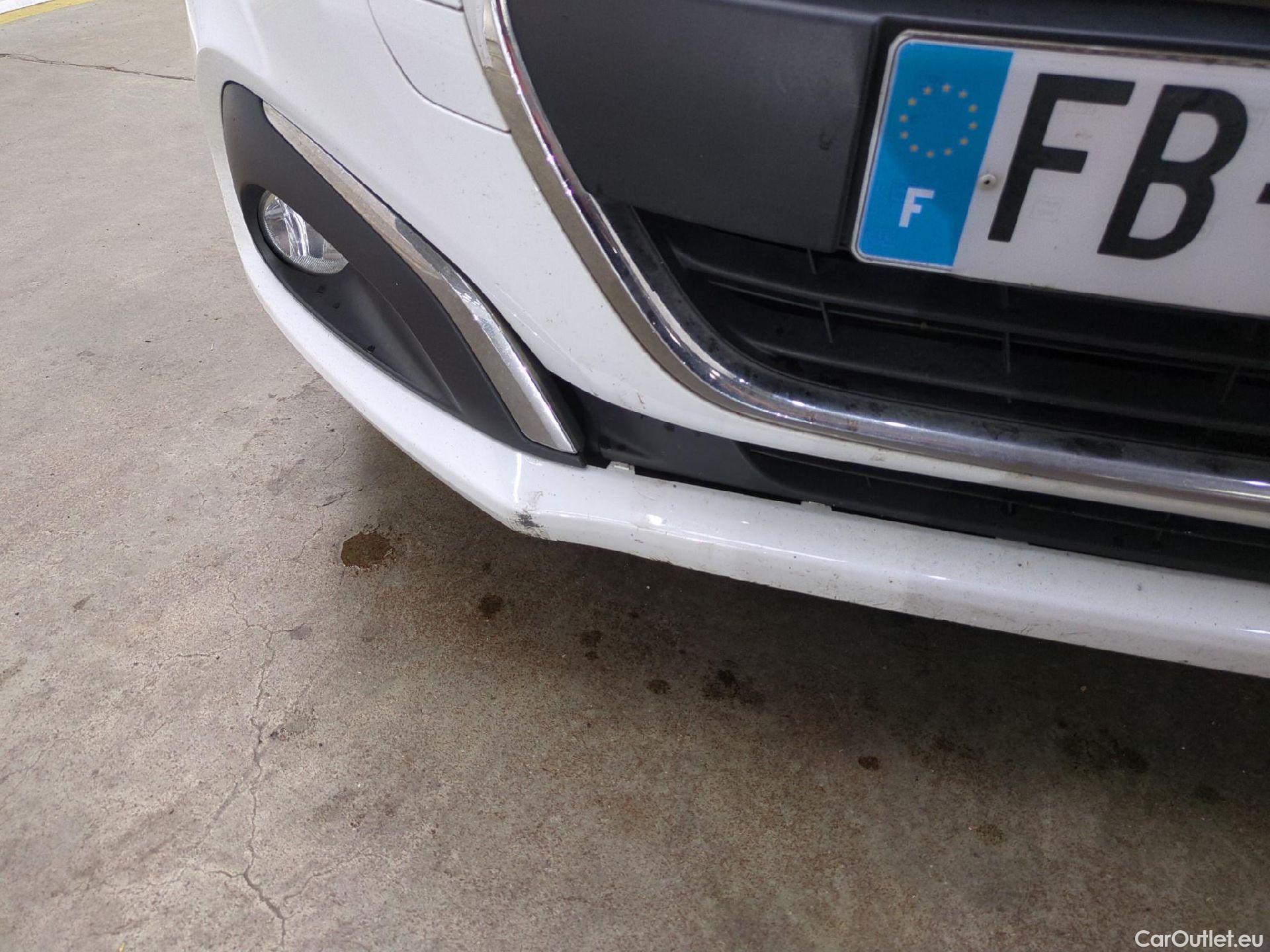  Peugeot  208  Affaire Premium Pack 1.2 80CV BVM5 E6dT #23