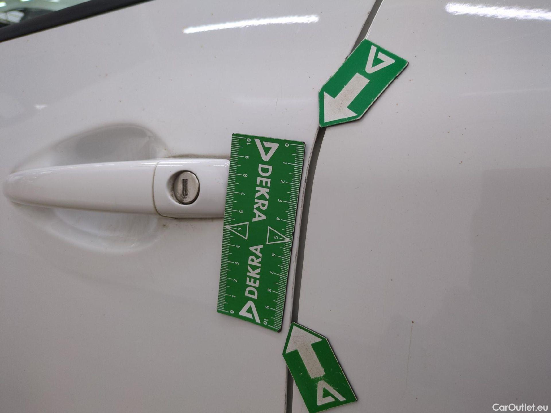  Peugeot  208  Affaire Premium Pack 1.2 80CV BVM5 E6dT #40