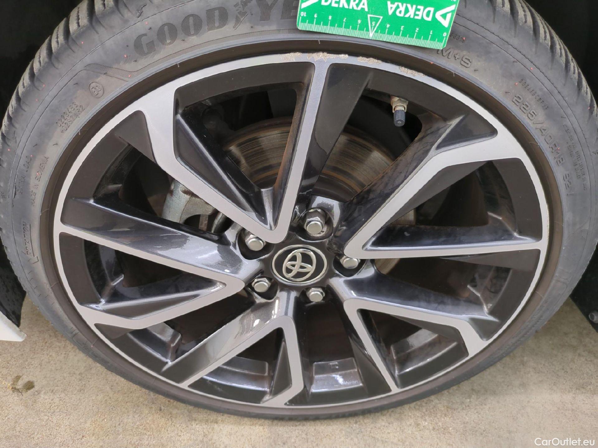 Toyota  Corolla TOYOTA  / 2018 / 5P / Berline Hybride 122h Collection #8