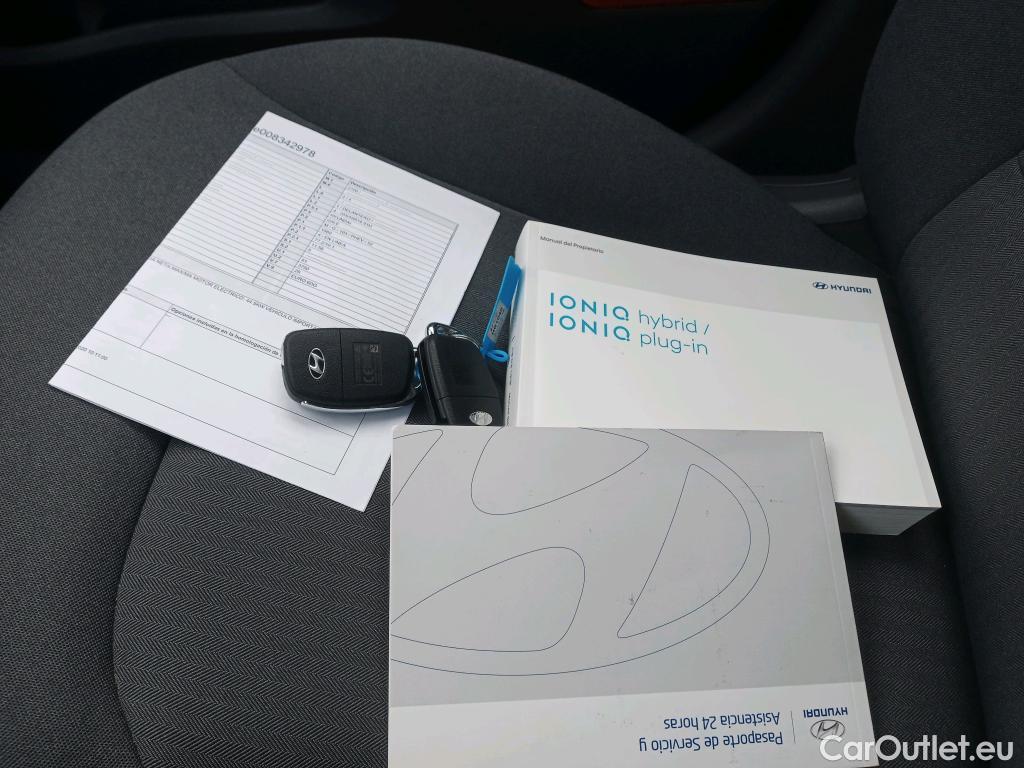  Hyundai   Ioniq HYUNDAI / 2019 / 5P / berlina con portón 1.6 GDI PHEV Klass DT #7