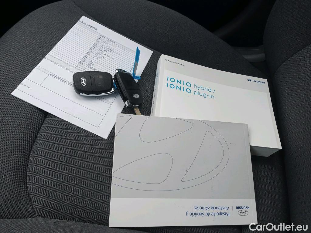  Hyundai   Ioniq HYUNDAI / 2019 / 5P / berlina con portón 1.6 GDI PHEV Klass DT #8