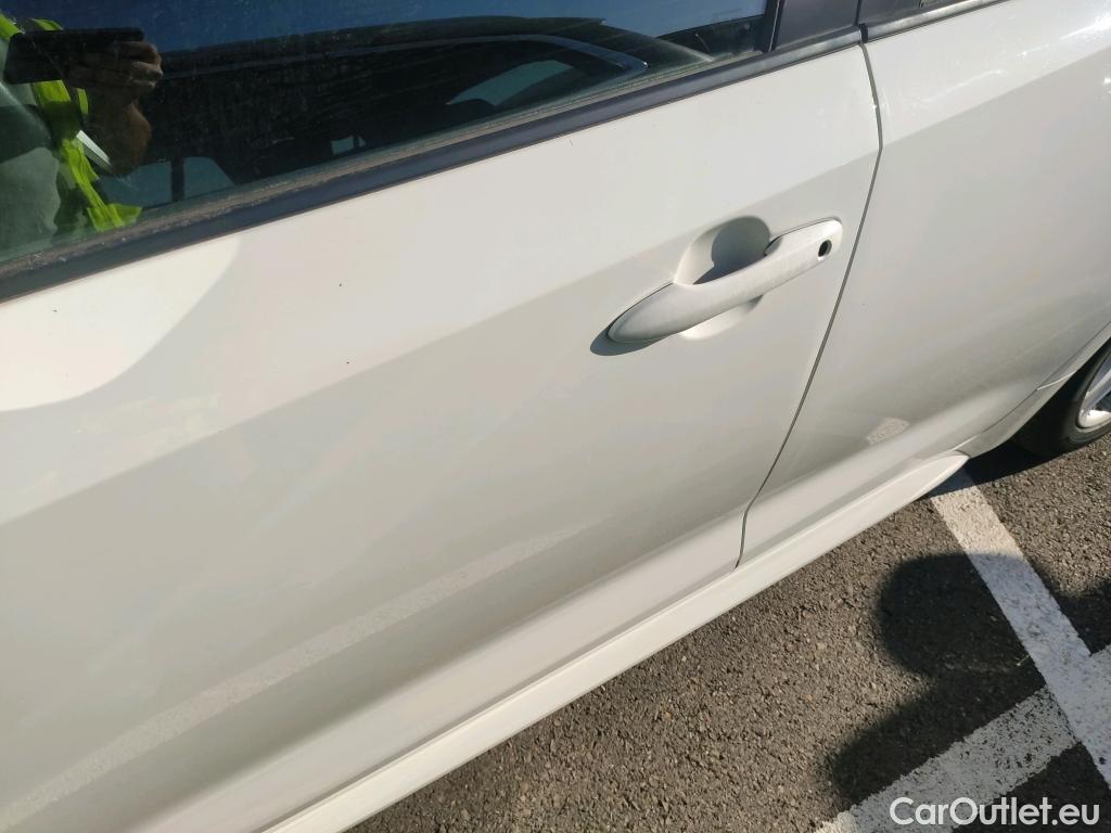  Toyota  Corolla TOYOTA  / 2019 / 5P / berlina con portón 1.8 125H BUSINESS PLUS E-CVT #5