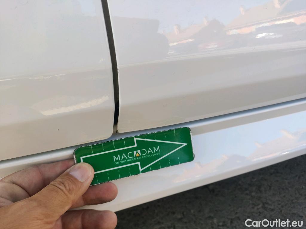  Toyota  Corolla TOYOTA  / 2019 / 5P / berlina con portón 1.8 125H BUSINESS PLUS E-CVT #32