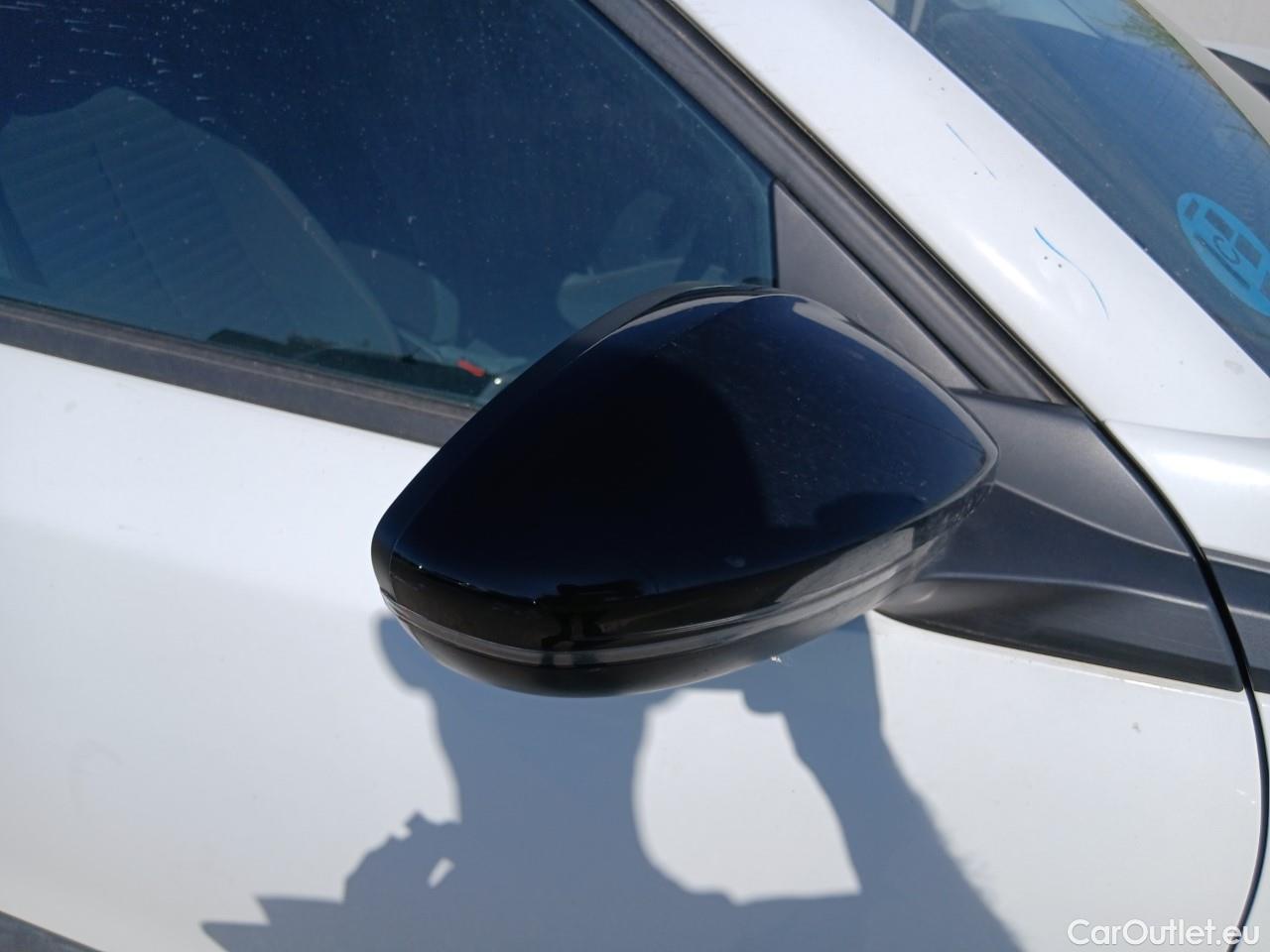  Peugeot  2008  Active 1.2 PureTech 100CV MT6 E6d #51