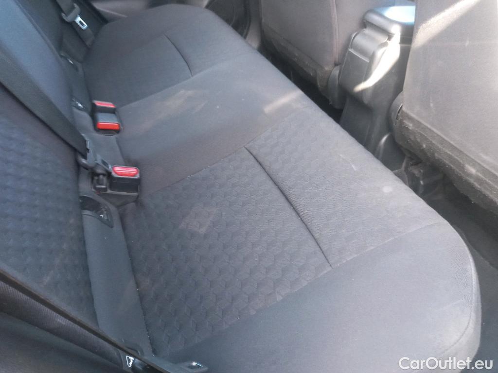  Toyota  Yaris TOYOTA  / 2020 / 5P / berlina con portón 1.5 120H Business Plus #15