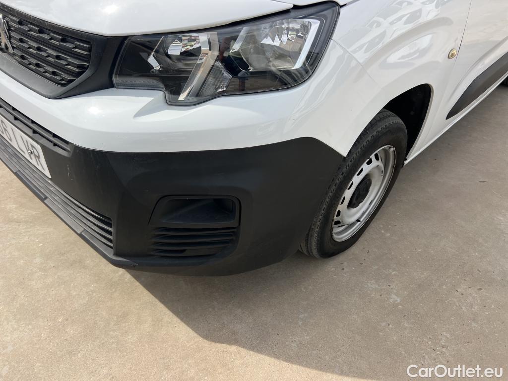  Peugeot  Partner PEUGEOT  / 2018 / 3P / furgón derivado de turismo Pro Standard 600kg BlueHDi 73kW #26