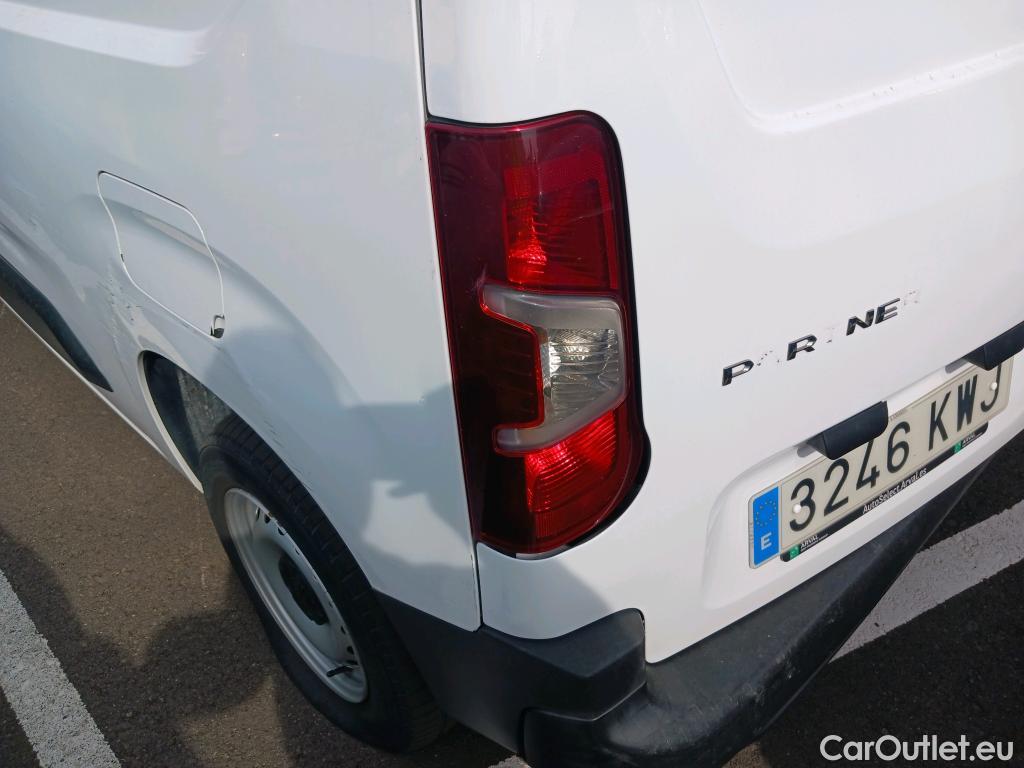  Peugeot  Partner PEUGEOT  / 2018 / 3P / furgón derivado de turismo Pro Standard 600kg BlueHDi 73kW #26