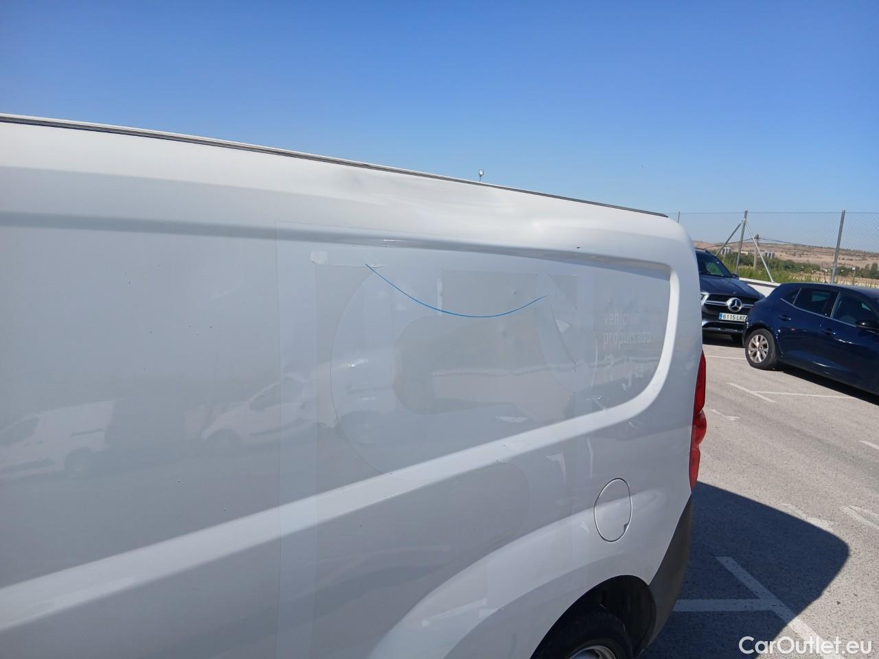  Fiat  Doblo FIAT Doblò Cargo/2015/4P/furgón derivado de turismo Cargo Maxi Base Plus 1.4 Tjet 89kW GNC #24